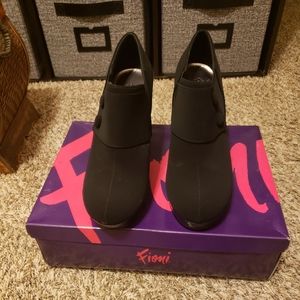 Miki Fioni Platform Heeled booties